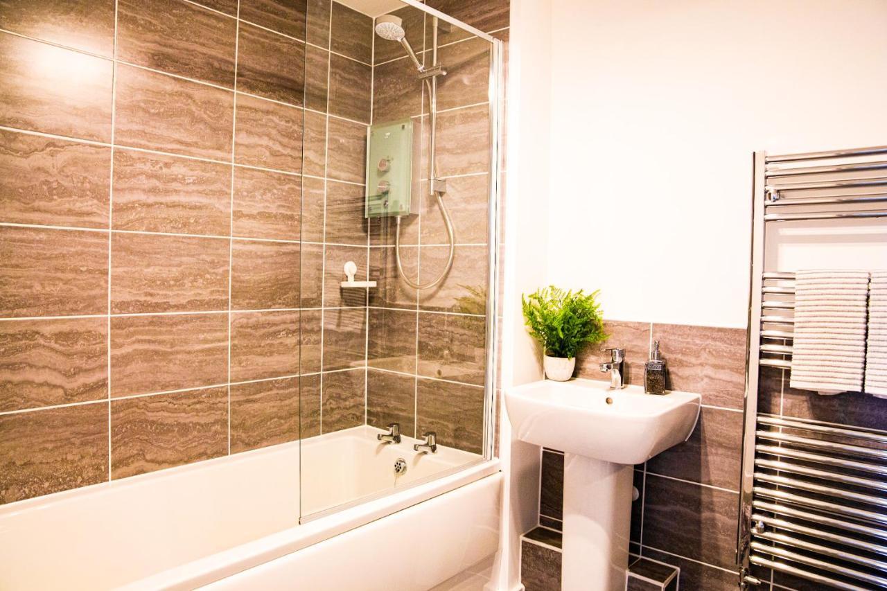 A Luxury 2 Bedroom Apartment With 2 Free Parking Chatham  Luaran gambar